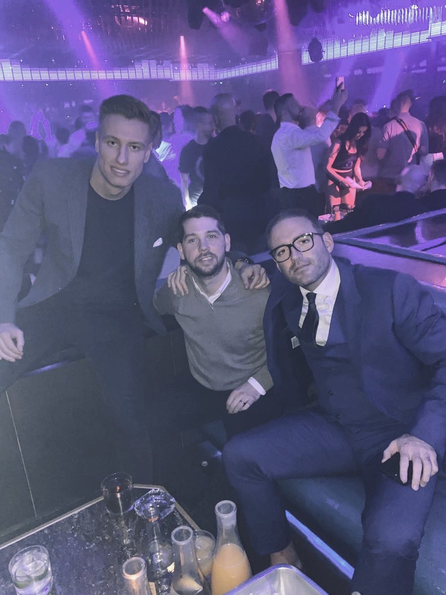 #FightNight 🥊 Only one place to be tonight <a href="/mgmgrand/">MGM Grand Hotel</a> <a href="/hakkasanlv/">Hakkasan Las Vegas</a> #Vegas #702ENT #TysonWilder 🍾🍾🎉