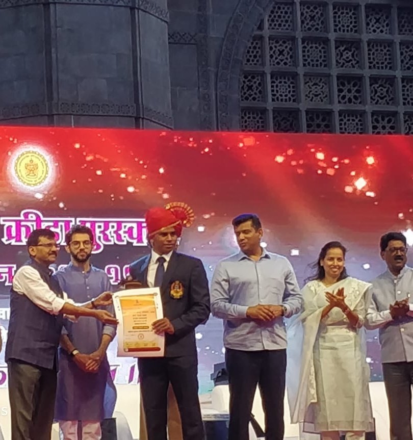 PrabhatSwims's tweet photo. The Tenzing Norgay Award first and now the Shiv Chhatrapati Award. Honoured to be conferred with such prestigious award that validate my journey! Proud to have received the award in the august presence of Hon. CM Shri. Uddhav Thackeray ji.
@AUThackeray https://t.co/ysv3h4xuxA