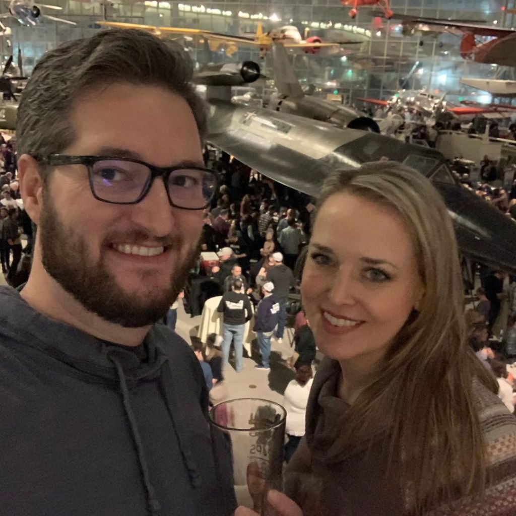 pnweirdos's tweet photo. Hot date with this Sasquatch https://t.co/8yUsivRUnN https://t.co/Z163v3kcok