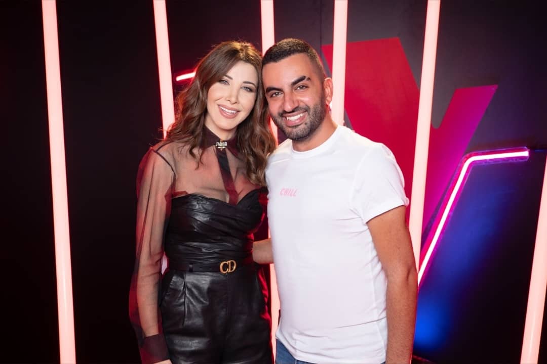 Teamnancyajram4's tweet photo. Our Queen #NancyAjram interviewing with #eliasbassil before the battles on the The Voice kids
#mbcthevoicekids #NancyAjram
#TeamNancy❤🚨🎤✌
#CaochNancy #JudgeNancy #ALBIYAALBI ❤ #eliasbassile
@NancyAjram @EliasBassile @mbc1 @MBCTheVoiceKids https://t.co/4UW7JqpSjW