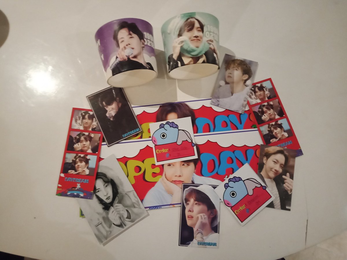 Baeklukris_19's tweet photo. 02-23-20
A Piece of Daydream @ilpadrinocoffee @ilPadrino 
A big thanks to all the organizers. I love all the freebies 😍😍

@HeyMama2600 @BTS_twt @Adonis_Hoseok 
#HappyJHOPEDay
#HappyBirthdayJhope
#HeyMamaEventsBaguio https://t.co/aMq1BF9k9u