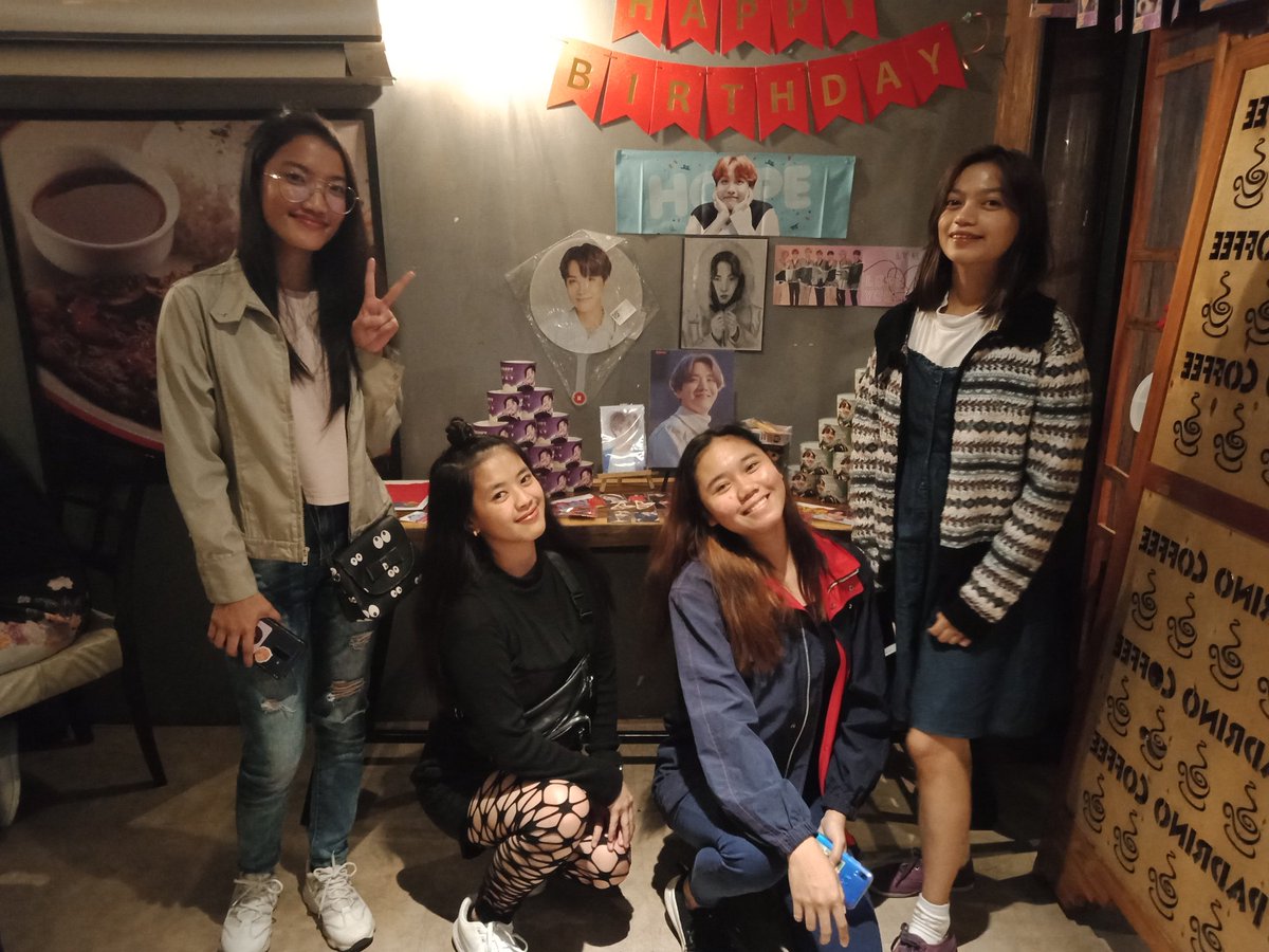 Baeklukris_19's tweet photo. 02-23-20
A Piece of Daydream @ilpadrinocoffee @ilPadrino 
A big thanks to all the organizers. I love all the freebies 😍😍

@HeyMama2600 @BTS_twt @Adonis_Hoseok 
#HappyJHOPEDay
#HappyBirthdayJhope
#HeyMamaEventsBaguio https://t.co/aMq1BF9k9u