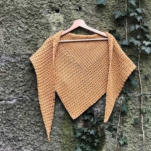 It is raining, with lots and lots of wind ! My Aurum Shawl will keep you warm and cozy. Made with <a href="/katiayarns/">Katia Yarns & Fabrics</a> Silky Lace (I love this yarn !!!). Pattern links in profile. Enjoy your Sunday !!! #haken #crochet #crochetersofinstagram #crochetlove #crochete… ift.tt/38TEvZX