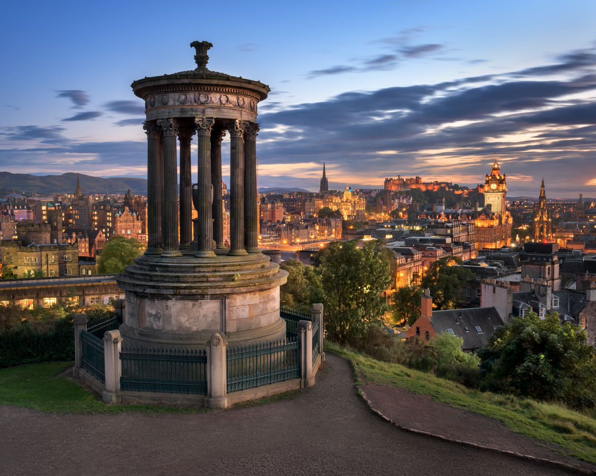 エアトリ 中世の街並みが残る古都 エディンバラ は見どころがたくさん 街歩きも楽しいですが カルトンヒル から一望できる景色がおすすめです T Co Jmx3egksu8 エアトリ 旅行 イギリス スコットランド 世界遺産 ケルト人 ダグラス