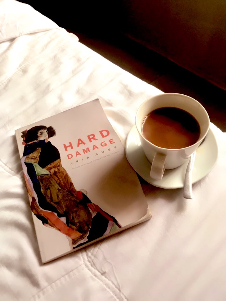 jakkybeefive's tweet photo. Goof and book on a Sunday morning 😀
#SundayMorning #readinginbed #parentmetime

By the way @AriaAber you wrote an astonishing book! 😩💯❤️ https://t.co/p2aSIbaH3J