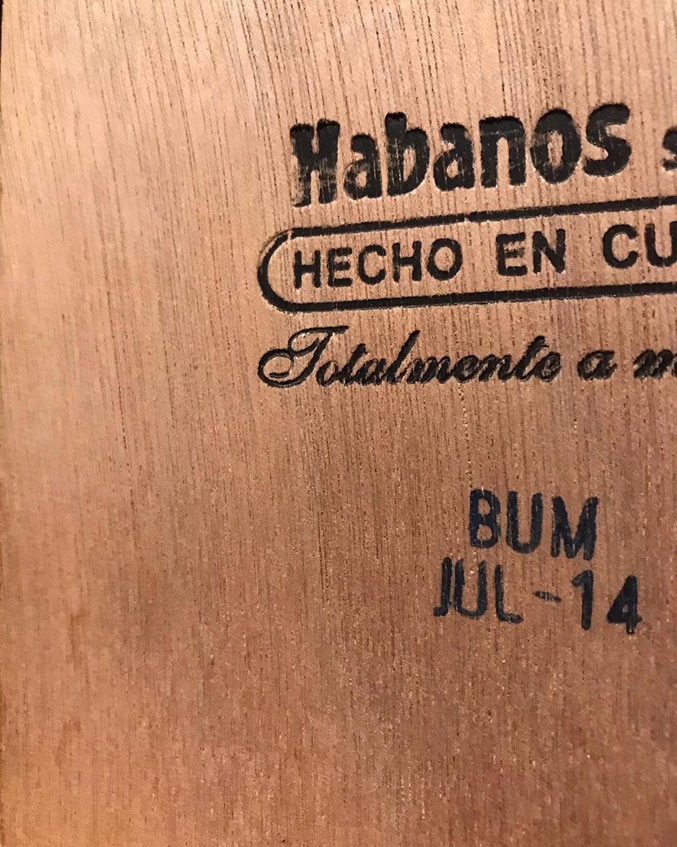 H upmann magnum 50.
#cigarhumidor #cigarboxes #cigarwoman #cigarsaficionado #CigarLuxury #cigarsandscotch #CigarOfTheYear #cigarboxpurse #cigarpairings #cigarnoisedaily #cigarme #cigarofday #CigarAficionadoMX #cigarsnearme #cigarko #cigarpxrn #cigarsnj #cigarproblems #cigarboxbas