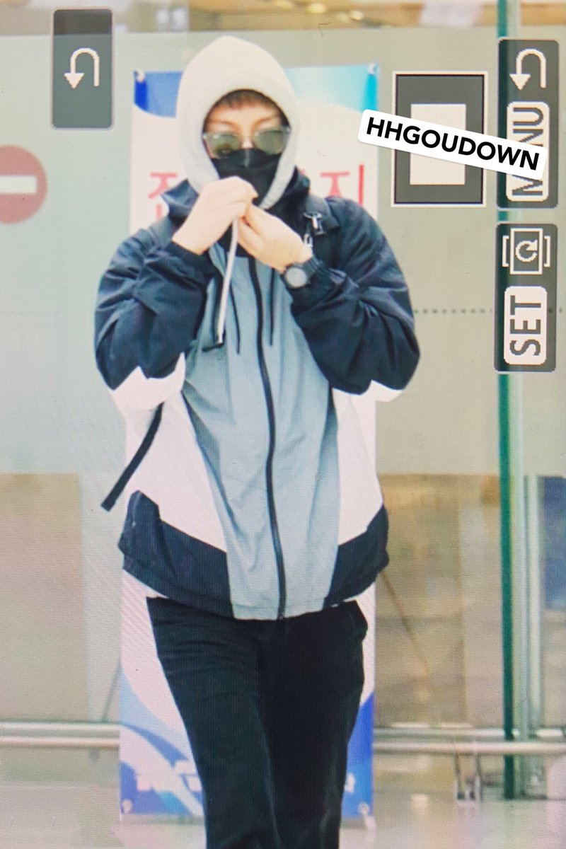 HHGOUDOWN's tweet image. 200223 김포🛬️

@official_hoony_

#이승훈 #위너 #HOONY #WINNER