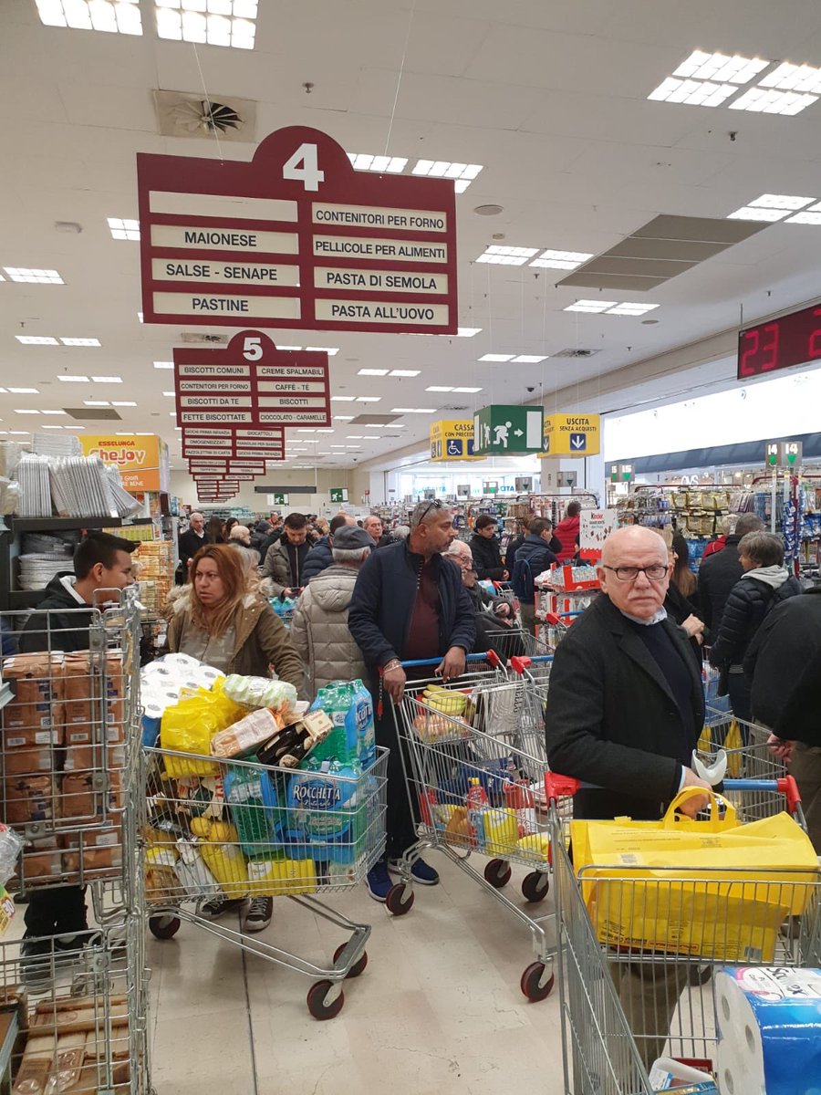 #Coronavirus #NoPanic 
ore 14 del 23.03.2020, in un supermercato di provincia.
La #GuerradelGolfo al confronto fu una passeggiata.