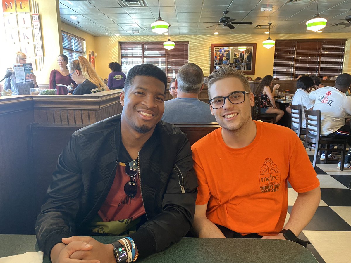 tannerray33's tweet photo. Greatest QB to ever do it when it’s all said and done. It was unbelievable to meet and talk to you for a little bit. Goodluck on this upcoming season #PostLasik @Jaboowins https://t.co/wHhQ2honKh