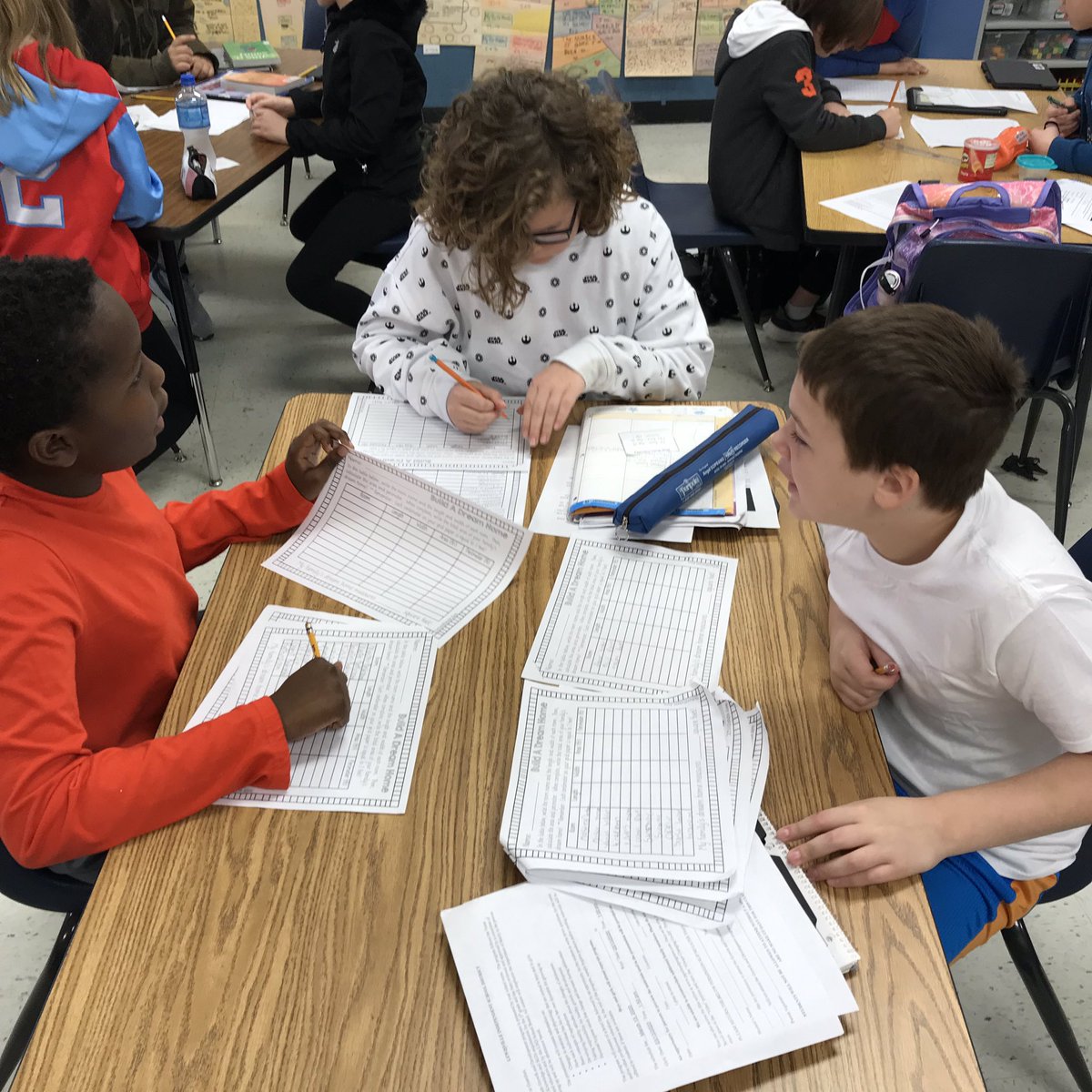 Angelpetrich's tweet photo. Mini Architects blooming in Math class!!@MsHollyShelton@@MorningsideES https://t.co/WIh8XlfYgV