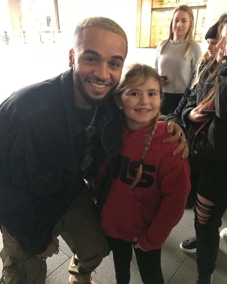 OritseALegend's tweet photo. My daughter meet @AstonMerrygold I loved the @JLSOfficial fanbase welcome her they are all so friendly #JLSReunion #BeatAgainTour #JLS https://t.co/ZndnFIn4wE