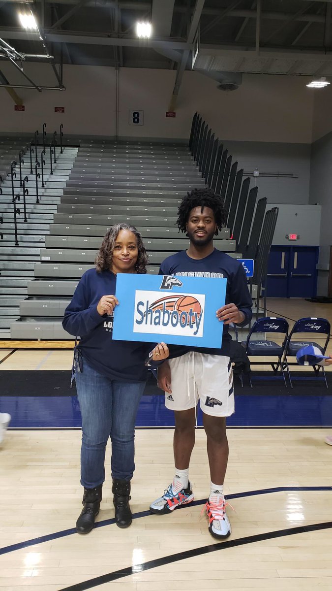 Congratulations ⁦<a href="/shabooty_phil/">Shabooty Phillips⚡️</a>⁩ and ⁦<a href="/LUmanagersMBB/">Longwood Men’s Basketball Managers</a>⁩!!!