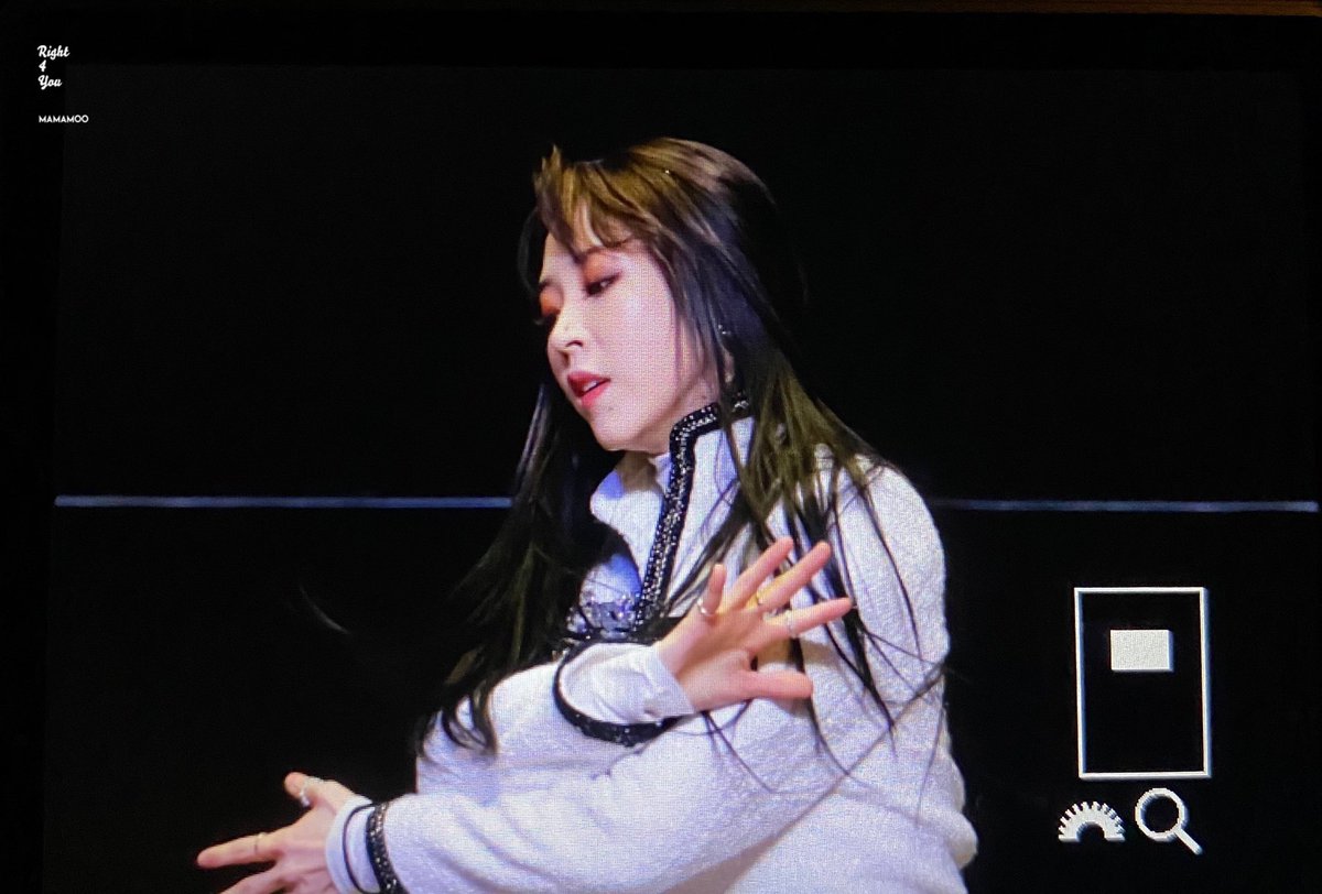 right_4_you's tweet photo. 200223 슈피겐홀 팬사인회 프리뷰
#마마무 #문별 https://t.co/USjqPGQim0