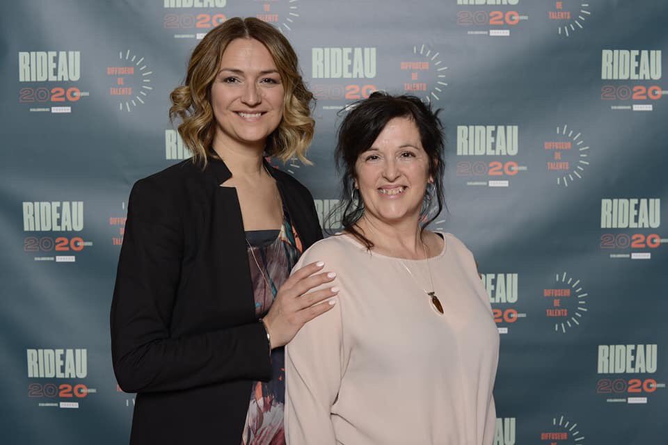 Notre DGDA s’est vue récompensée lors du GALA RIDEAU en recevant le Prix Meilleure Direction Artistique 60 spectacles et moins!     evenementrideau.ca/fr/prix-rideau… #boutdumonde #territoire #calq #artsdelascène #plaquetournante