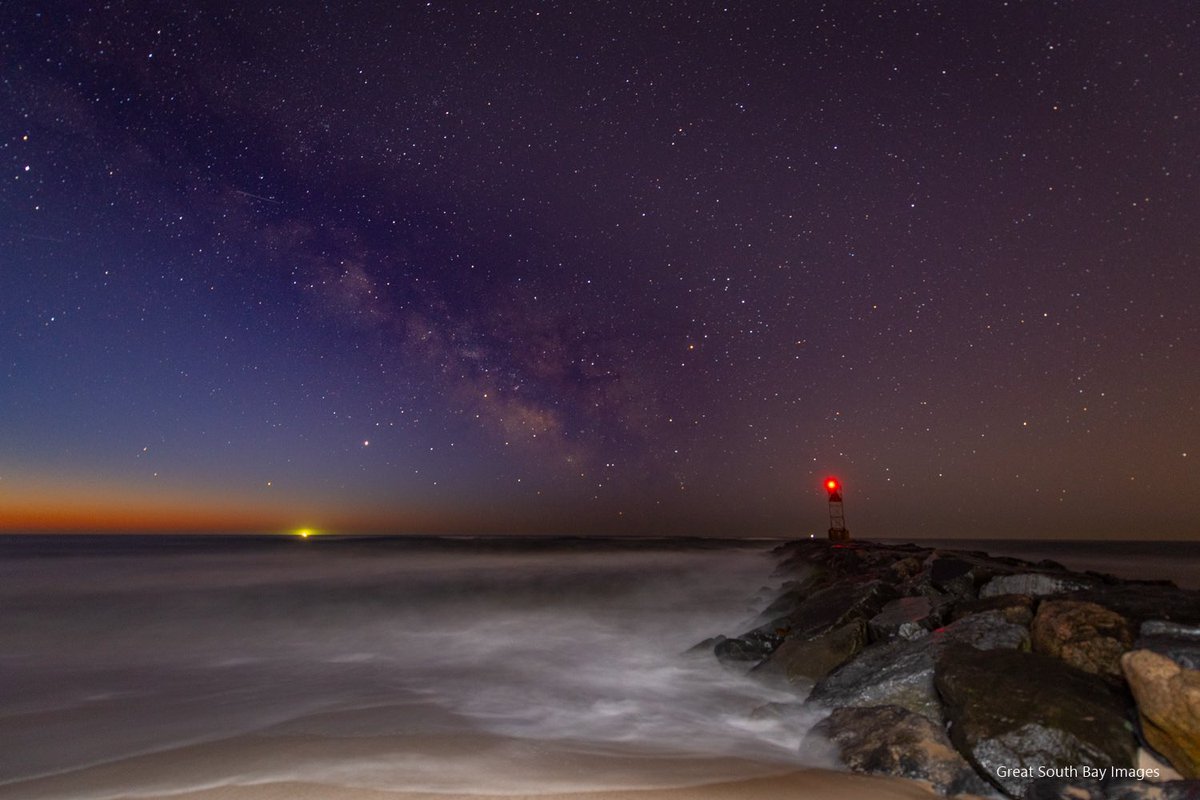 GSBImagesMBusch's tweet photo. .#Milkyway this morning over #Morichesinlet #Longisland #NY #stormhour @JimCantore @earthskyscience @hoffmanrich @SamanthaAugeri @RealSaltLife @NikonUSA @NWSNewYorkNY https://t.co/EQYVJUPEwD