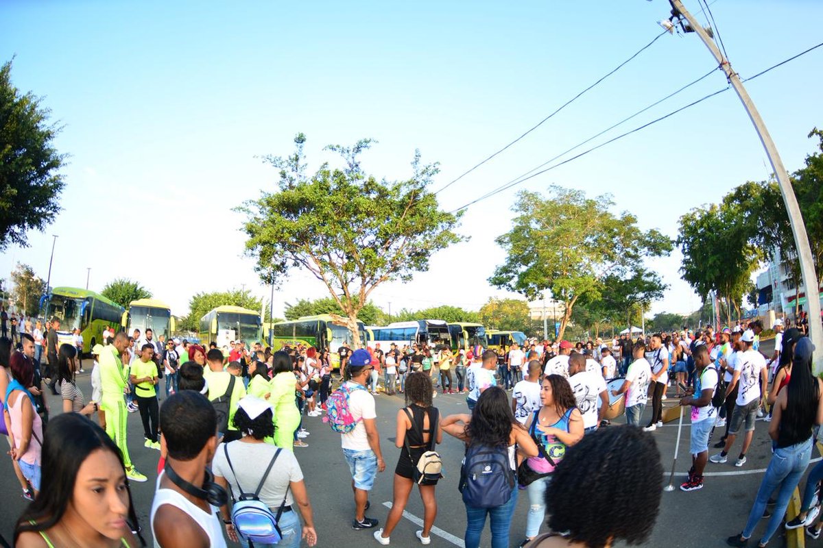 dBoncheRD's tweet photo. No hay forma con #dBonche 🔥/ Alistándonos y la #Boncheband encendiendo eto’ 
#CarnavalVeganodBonche #LaPamparaTaAqui #LaPamparaPrendia #CarnavalVegano #dBoncheAcaboConTo https://t.co/cAcyGyFaBh