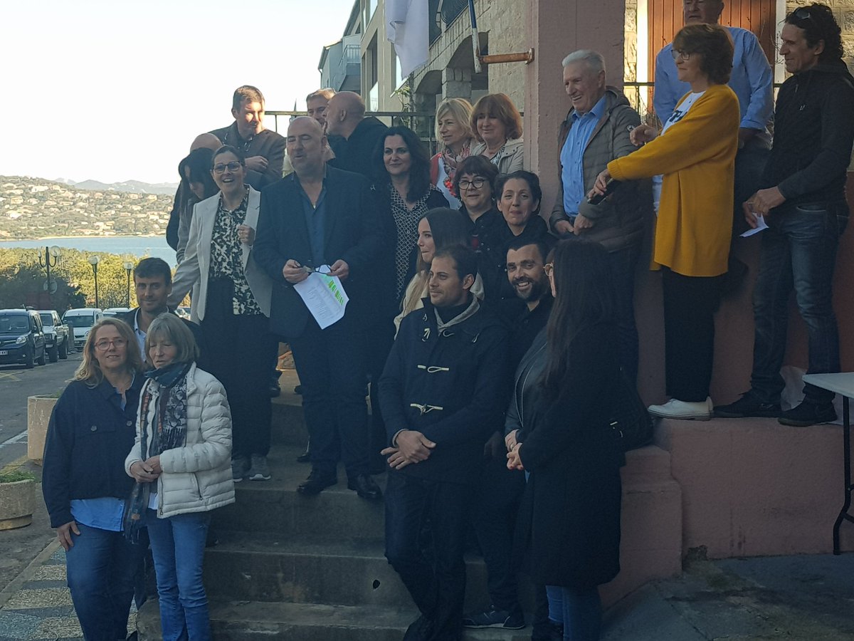 JF_Acquaviva's tweet photo. Une équipe solide autour de  #DonMathieuSantini refusant une société à deux vitesses pour  Porti-Vechju et ses habitants autour d'un projet émancipateur et de réappropriation:lien social/ culturel,accession à la propriété, environnement préservé, Dvpt maîtrisé..@Gilles_Simeoni https://t.co/LmpNFlRh2w