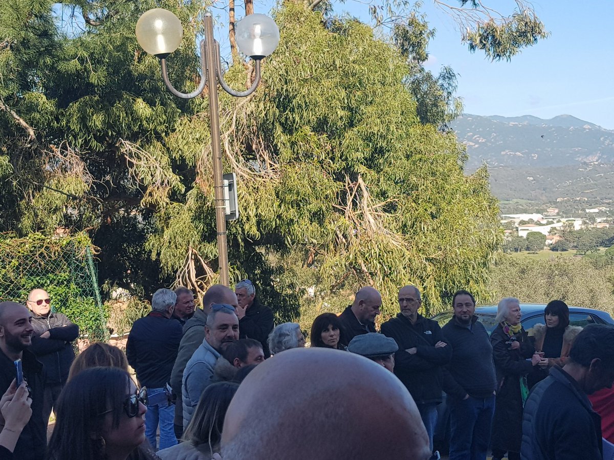 JF_Acquaviva's tweet photo. Une équipe solide autour de  #DonMathieuSantini refusant une société à deux vitesses pour  Porti-Vechju et ses habitants autour d'un projet émancipateur et de réappropriation:lien social/ culturel,accession à la propriété, environnement préservé, Dvpt maîtrisé..@Gilles_Simeoni https://t.co/LmpNFlRh2w