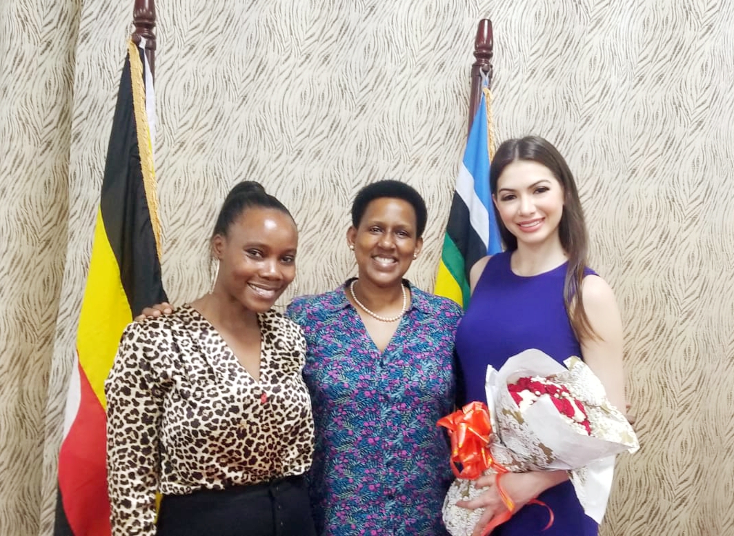 ntvuganda's tweet photo. AD: Katerina Villegas, Miss Oregon USA, has arrived at Entebbe Airport for the #CaresTour2020 of Uganda. 
Katerina will be touring the Buganda Kingdom, Murchison Falls National Park and various charities alongside @missuganda_na Queen Vanessa Nansamba.

We are touring and caring! https://t.co/rirf6j8Lxj