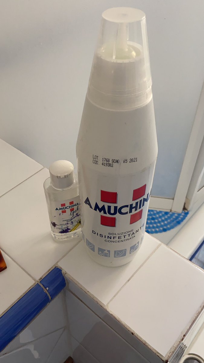 mezzomarrone's tweet photo. Vendo Amuchina e amuchina gel (sporca di inchiostro) usate a 300 euroni #Piccol @marciocapatonda https://t.co/MZPe5oHUKU