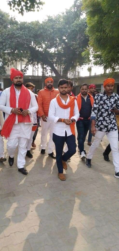 rajanpandit2265's tweet photo. अगर आप जिंदा हो तो जिंदा होने का अहसास दिलाना बहुत जरूरी है,अगर वो मैदान में है तो हमे भी मैदान में आना बहुत जरूरी है, सच परेशान जरूर हो सकता है पर पराजित नही!
#Support_CAA https://t.co/GBAO34K6GA