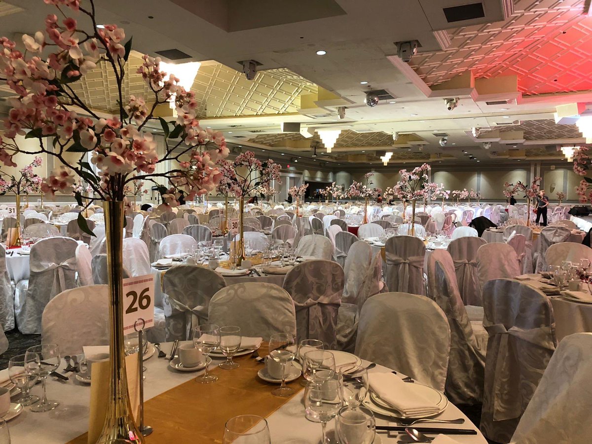 JoyZhou71588706's tweet photo. Great time at TD Chinese lunar new year Gala with great people #TDLNYGALA2020,#CHNY @SHong_TD @LiHong_xueTD https://t.co/IWqfWlWvmW