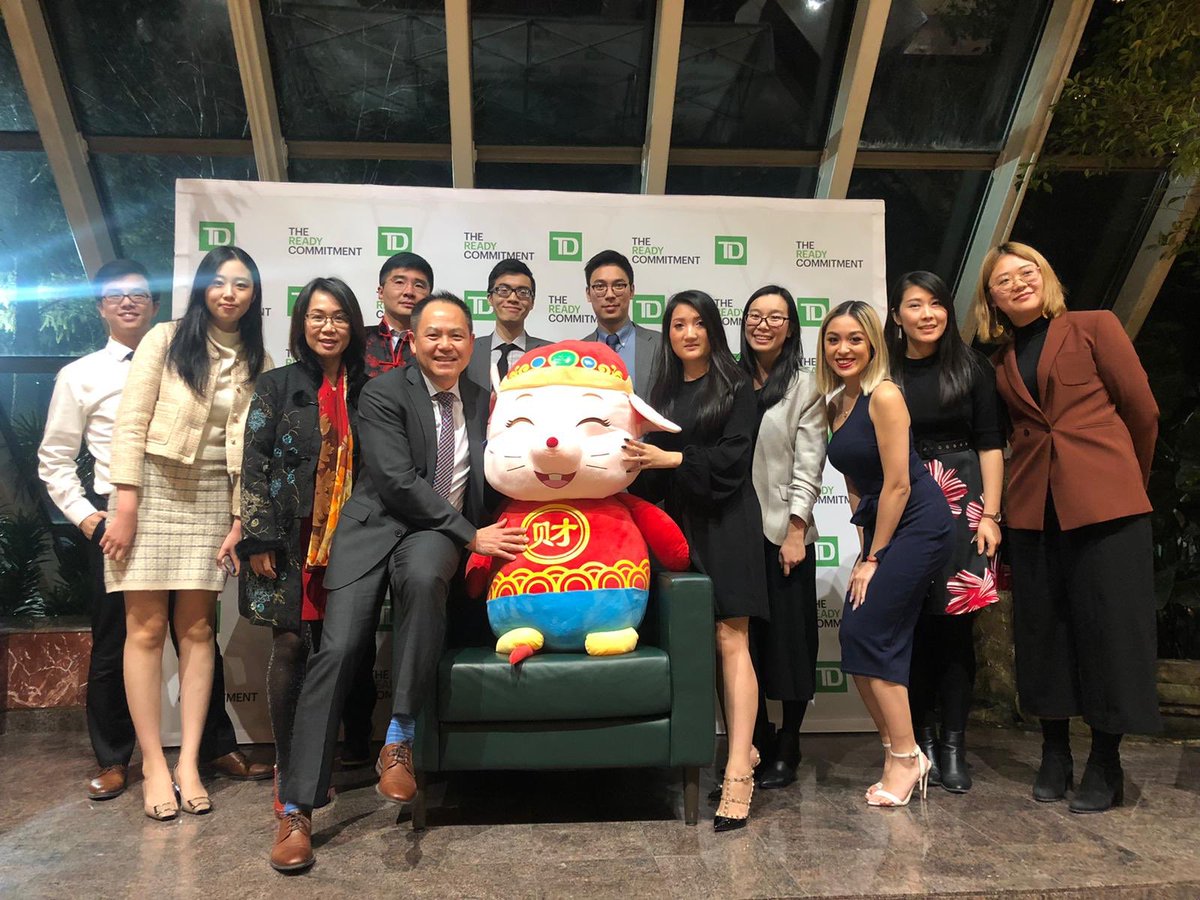 JoyZhou71588706's tweet photo. Great time at TD Chinese lunar new year Gala with great people #TDLNYGALA2020,#CHNY @SHong_TD @LiHong_xueTD https://t.co/IWqfWlWvmW