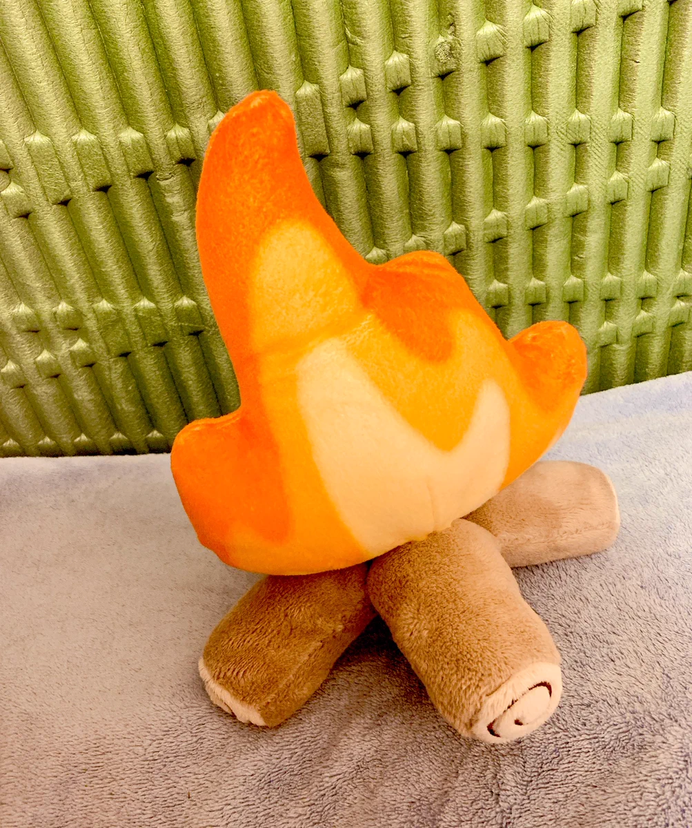 世にも珍しいぬいぐるみ！まさかの焚き火のぬいぐるみ‼