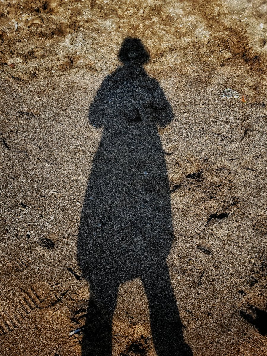 zeynox's tweet photo. Güneşi kovalamak / Chasing the sun
#chasingthesun #lightchaser #lightcatcher #iseestories #shadow #shadowhunters #fotoroman #dayinpictures #beach https://t.co/TIyiFyOvk3