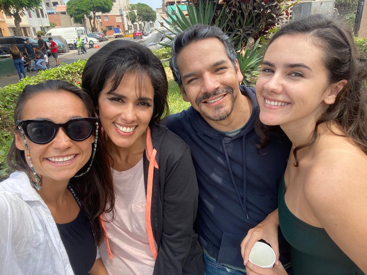 miguealvarezram's tweet photo. Los Zorrilla, nos vamos despidiendo, gracias mi querida familia de ficción, gracias mis loquitas
#ChapaTuCombi #LosZorrilla https://t.co/sE0g3QzYto