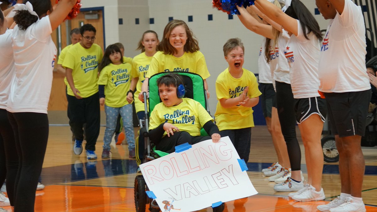 PrivettAthena's tweet photo. What a night to be a Spartan! We hosted our first Fanquest and it was a HUGE success! Thank you to all the players and members of the community for coming out and supporting everyone!! #inclusionrevolution #choosetoinclude @UnifiedSpartans @WTWoodsonHS  @RVESrobins @IrvingMiddle https://t.co/GIUNqydEWN