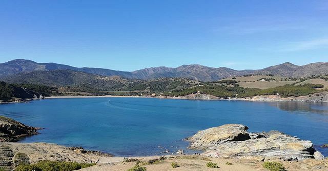 Algun lloc entre Blanes i Cadaqués ift.tt/2vWvKQf