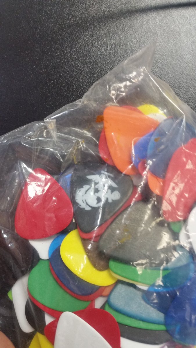 Alec_M_Currier's tweet photo. Awesome! #Q #GoUSMC! 😎❤🎸 https://t.co/OfYIPTuGZW