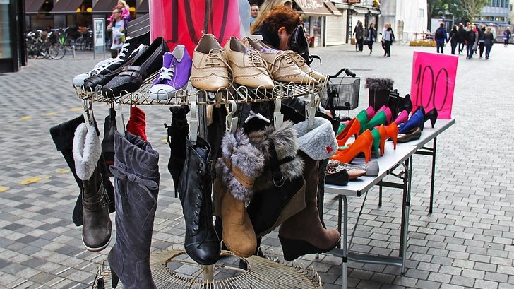 baumenschDE's tweet photo. Bringt die #HOAI zum Schuster! Vom günstigen #Honorarangebot des Planers auf die Qualität rückschließen können - das klappt doch beim Schuhkauf auch...

https://t.co/rNpB9PhQ4q https://t.co/tndrldSHvt