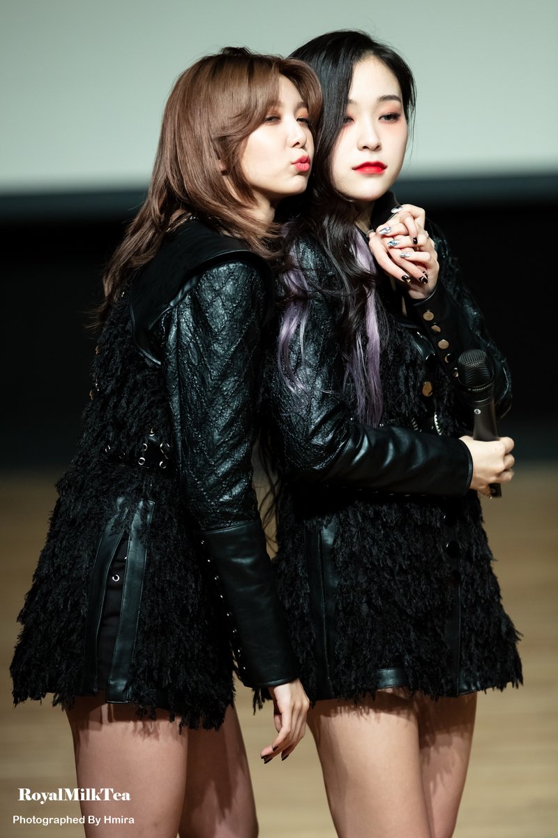 RMilkTea0117's tweet photo. 다미, 가현 - 200222 드림캐쳐 첫 정규 [Dystopia : The Tree of Language]발매 기념 팬사인회(건대점) / 일지아트홀
#드림캐쳐 #DREAMCATCHER #다미 #DAMI #가현 #GAHYEON https://t.co/iEmNVh8Y5u
