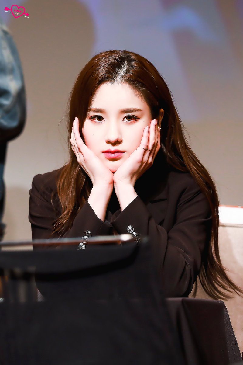🐰ʟᴏᴠᴇɪᴛ🐰 tweet media