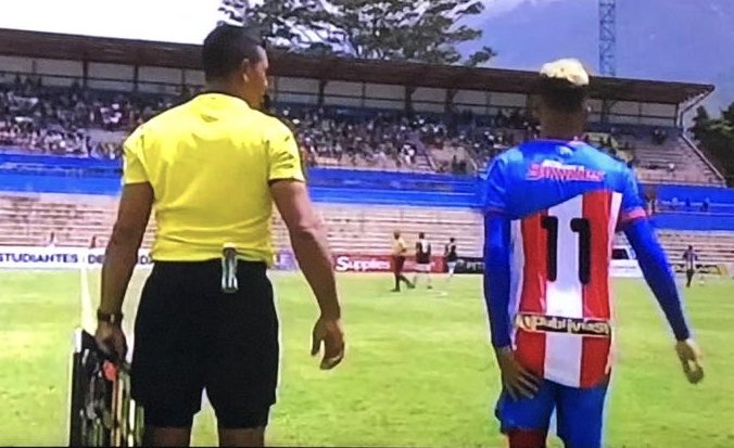 m19_edward's tweet photo. #QueLindosColores😍⚽️ #PorMasBanda⚽️ #EM11 https://t.co/A6Ya47crap