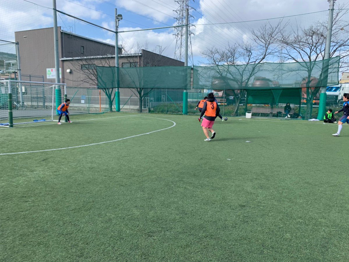 fcGSSZ's tweet photo. 本日は、三栖公園のフットサルコートで練習（フットサル）をさせてもらいました。ここから開幕に向けて少しずつ上げていきましょう。 https://t.co/2iEEGNaFdG