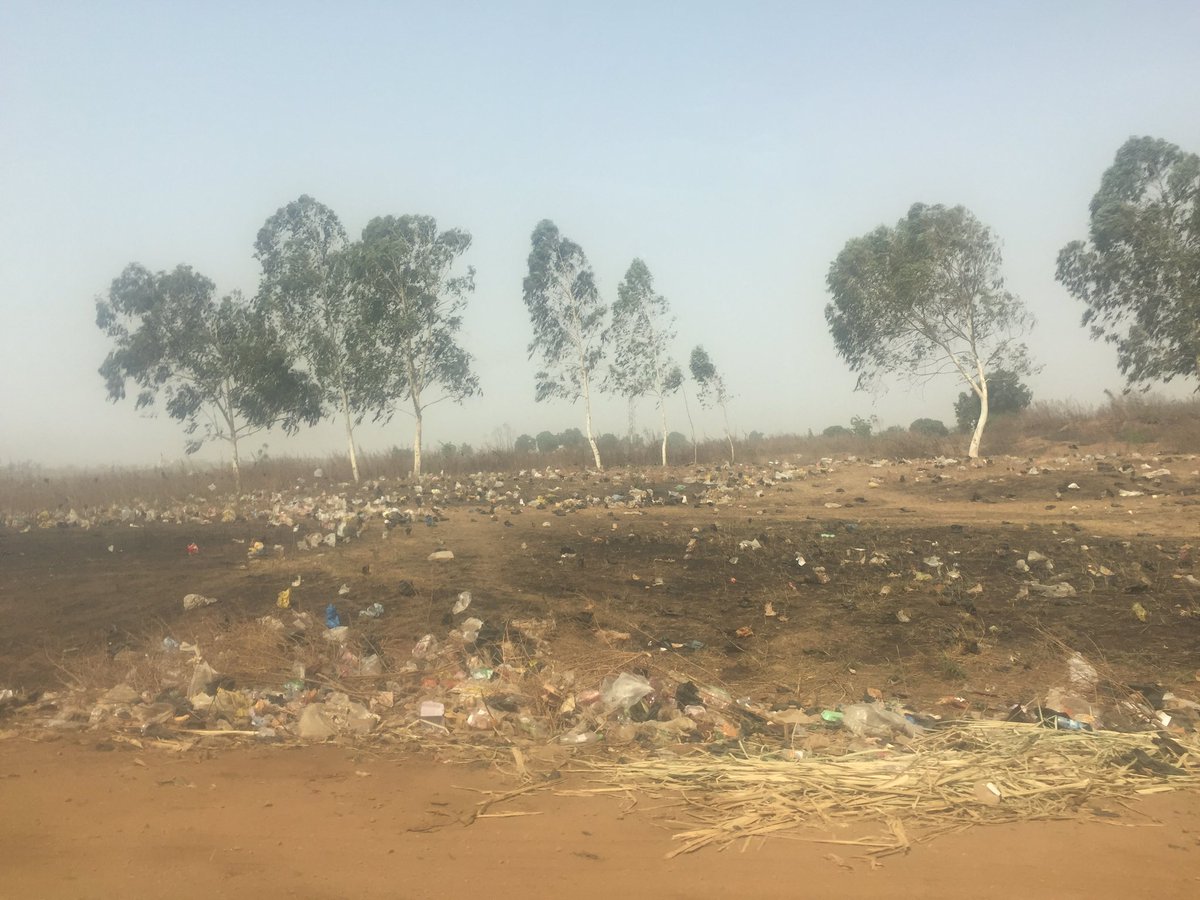 I humbly call on all students of Federal University of Technology, Minna, Niger State to change their environmental behavior and take good care of their school environment.

You can start by Picking That Trash.
Be a #TrashHater 

Kindly retweet for them to see #PickThatTrash 🍷