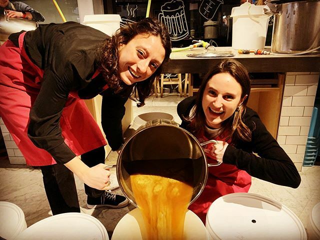 BrewUnique's tweet photo. 🍻🍻🍻 6000th brew !!🍻🍻🍻
#brewerslife #homebrew #brewyourown #brewing #brewingbeer  #brassage #brassam #beerporn #brewporn #craftbeer #beergeek #beerlover #hoppyhour #beeroclock #beerlessons #biere #biereartisanale #instabeer #sentier https://t.co/QUma0ExZvK https://t.co/VEGnXFc2we