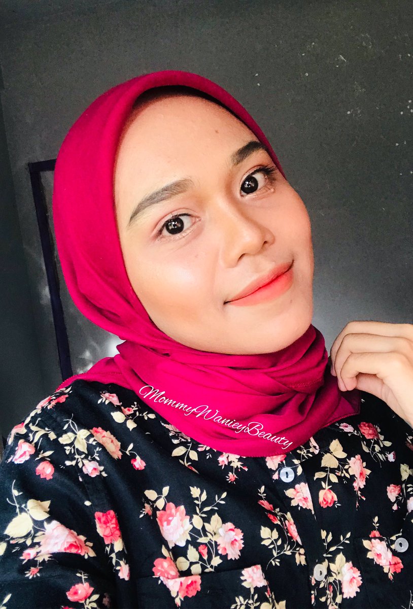 aishahariel's tweet photo. Just simple look today!! 

Siapa suka mekap simple, light-light macam ni, bagi love please 💋 https://t.co/hi9p7mwCH4