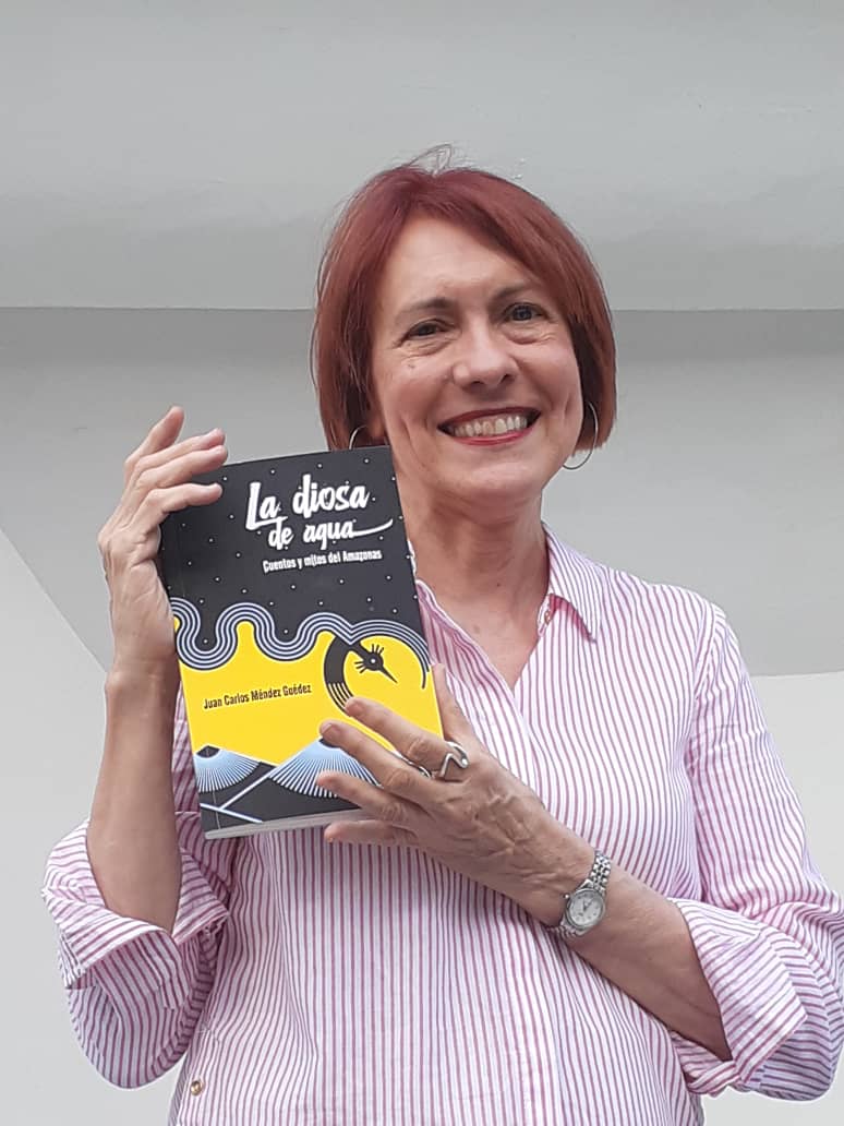 mendezguedez's tweet photo. La diosa de agua @paginasdeespuma ya tiene sus lectores. @mfmassieu comienza a navegar entre mitos, leyendas y magia. https://t.co/pFviT6jXtd