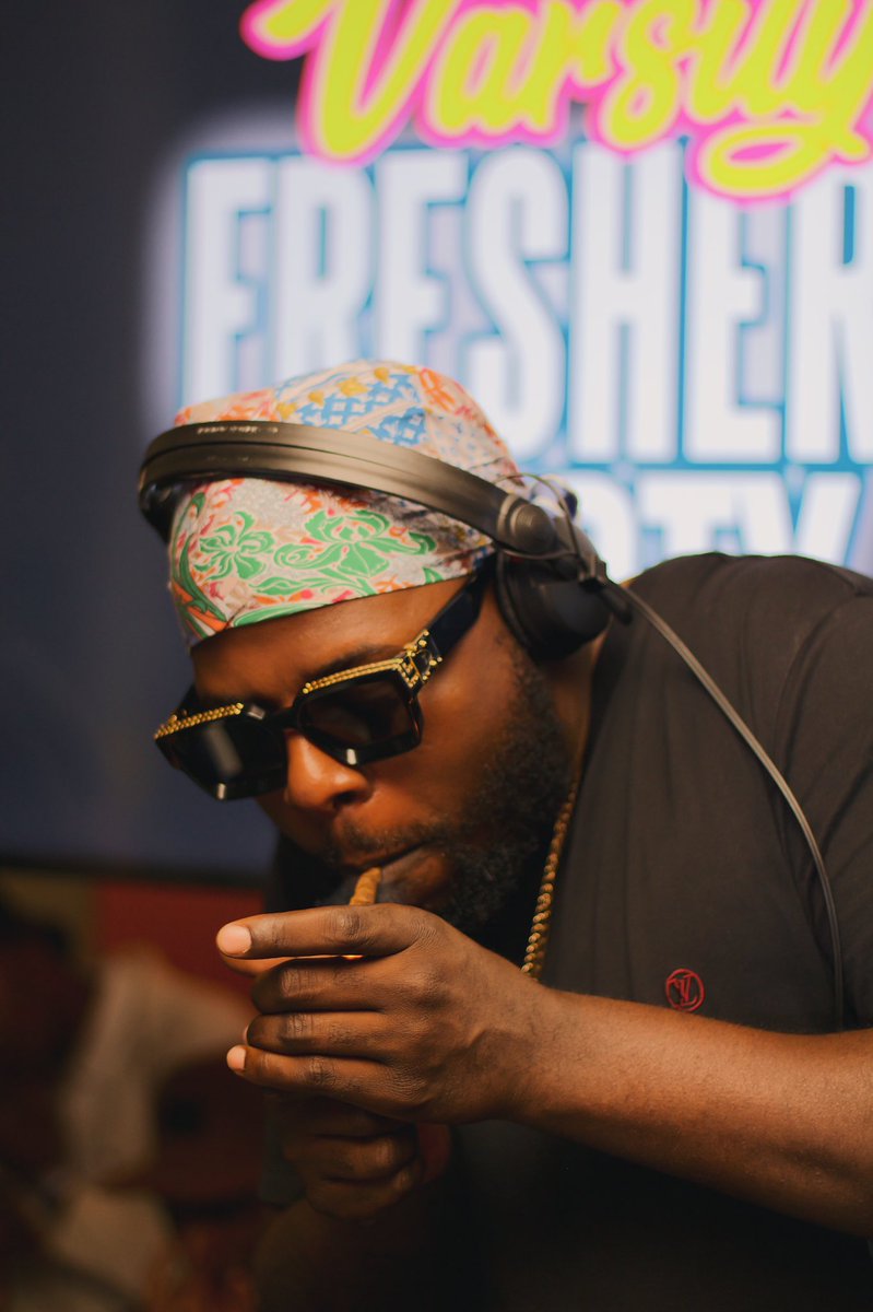 DjMaphorisa tweet picture