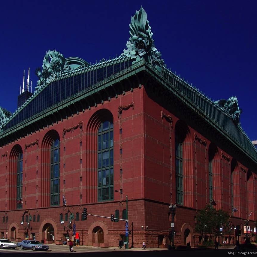 WaylonFord's tweet image. This building outside my hotel is stunning. The owls are amazing!!! Chicago it's been fun see you next time.