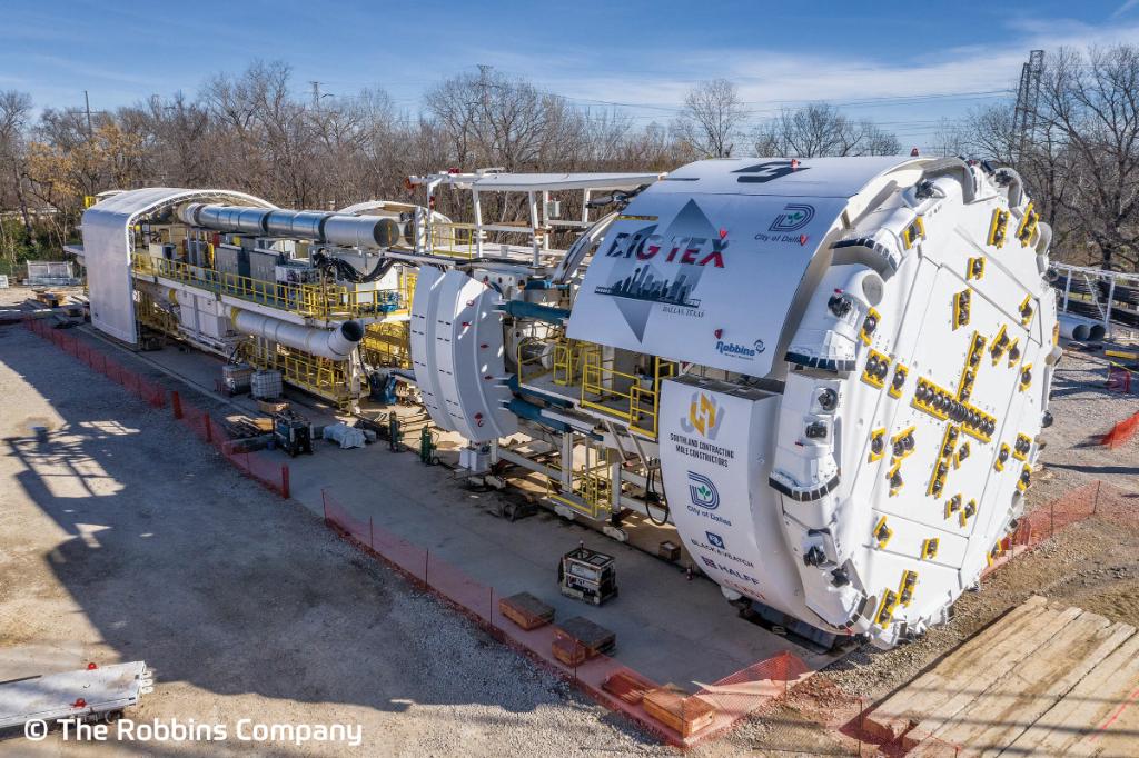 ZF_Konzern's tweet photo. Der Mill Creek-Tunnel wird Teile von #Dallas, die von Stürmen betroffen waren, vor Jahrhundertfluten schützen. Die adaptive @Robbins_Co-#TBM wird während des Vortriebs den Durchmesser von 11,5 auf 9,9 m ändern und hat 12 GPC 160-#Getrieben von ZF an Bord https://t.co/YU2P6hXONg https://t.co/y7omiHa7Nw