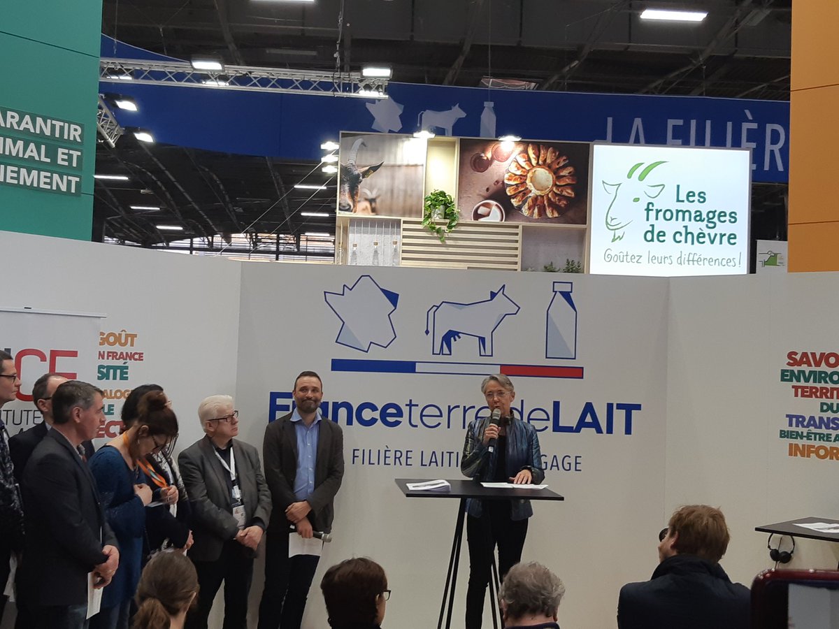 agrosolutions's tweet photo. 🎙Lancement du #LabelBasCarbone par @Min_Ecologie avec le témoignage de @ELanckriet pour @agrosolutions #fierté 🤗 https://t.co/ekiN8IFgZA