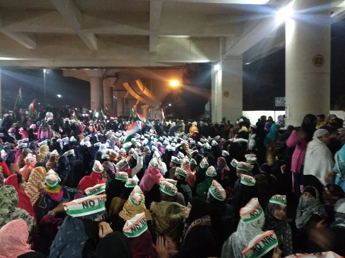 dibuTweets's tweet photo. No doubt, inaction in dealing with illegal protests will soon be fatal to government and Delhi people. https://t.co/bicO0eB6zg