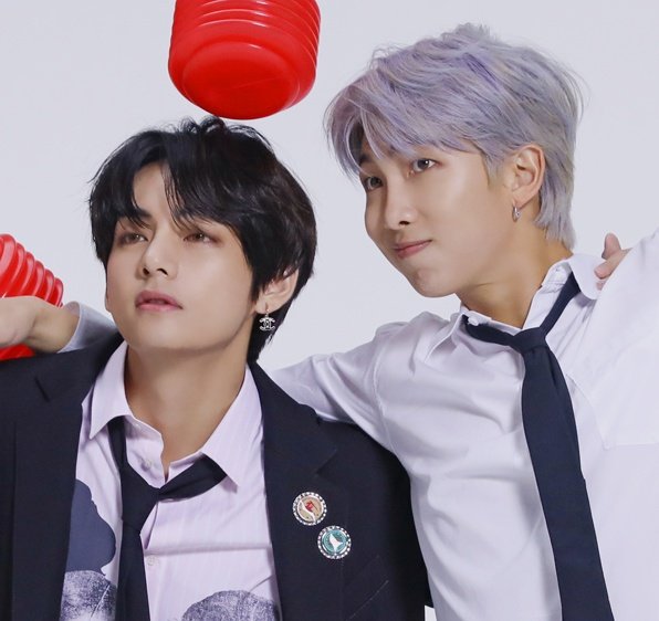 bts95zhj's tweet photo. 2人あざとすぎる/// https://t.co/EtEeFGmQsg
