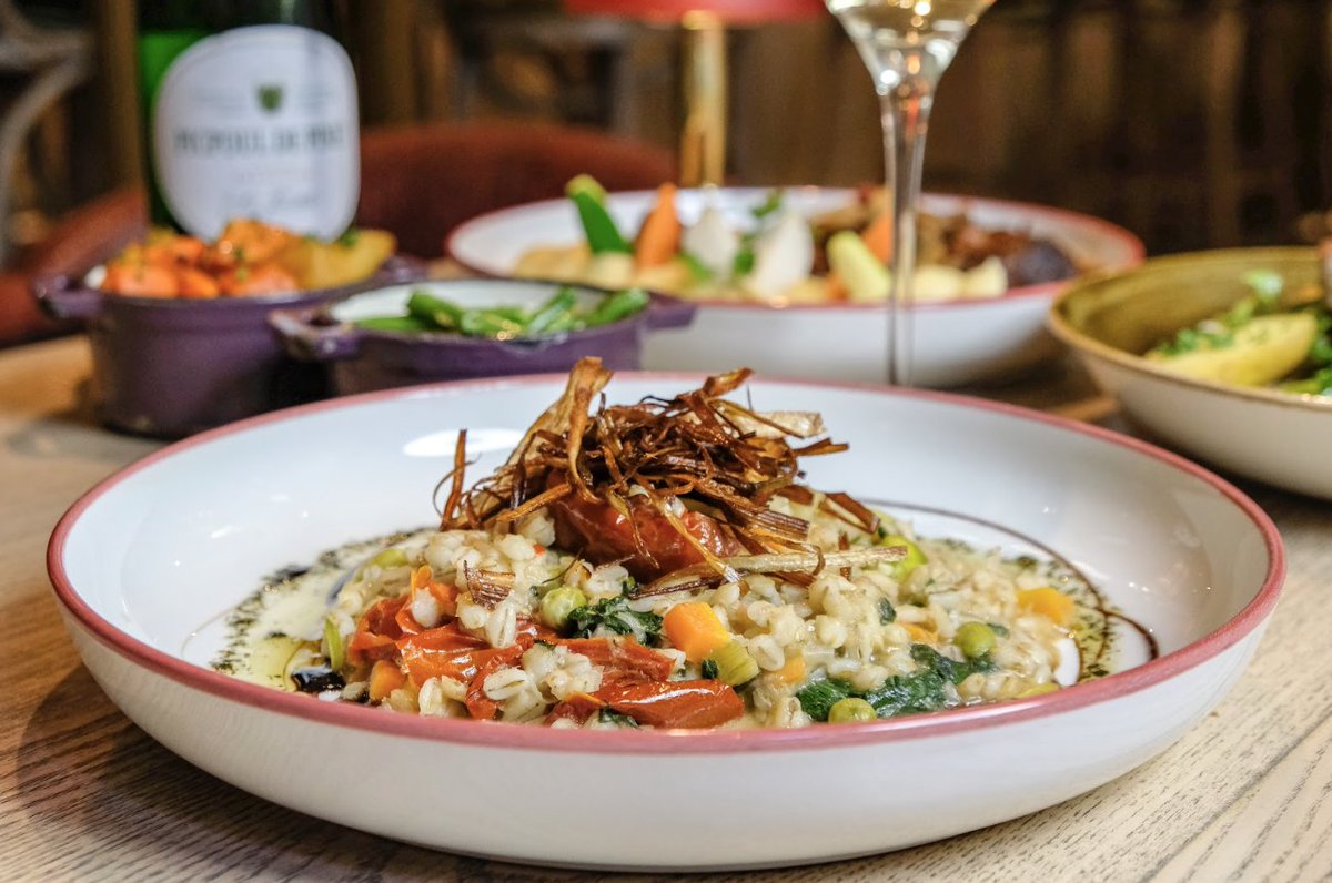 What’s better than a French feast for lunch on a Sunday? A French feast with the sounds of live jazz in the background.🎷

So come on down from 12pm for our 2 course menu from £17.95. The live jazz starts from 2pm.

#Glasgow