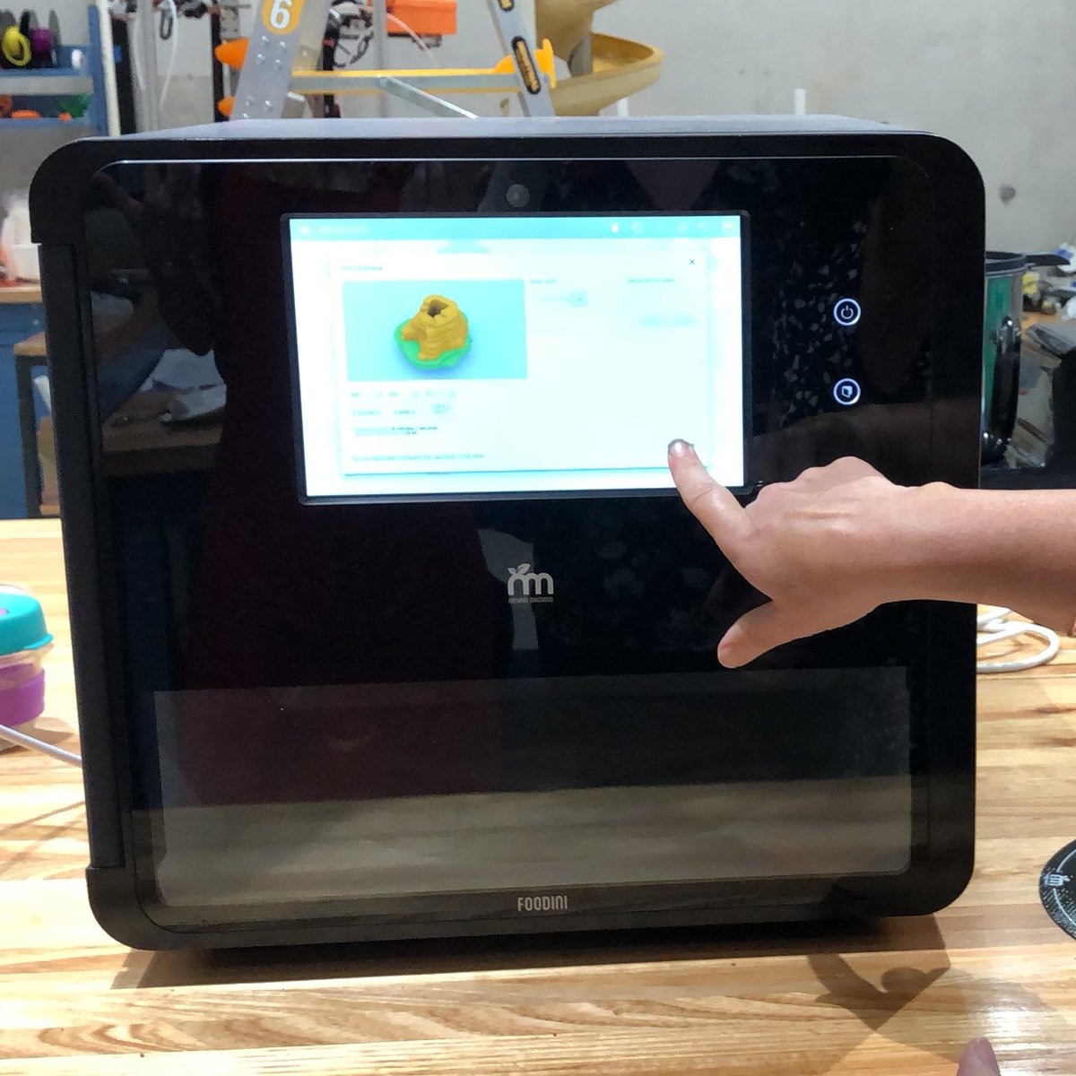 c3dprintio's tweet photo. I'm here to print your 'puree' food. The 'Foodini' 3D food printer nicknamed #C3DPrintio - I live at @UTSProtoSpace and my main driver creators are @BronwynHemsley @StephenDann @beccysmith7 @BullChriss https://t.co/AH6eO3xvxO